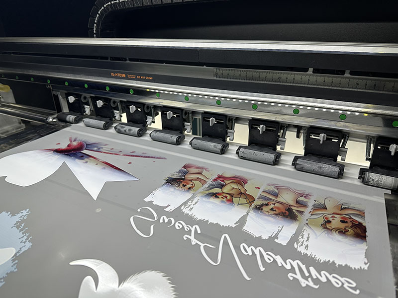 How do DTF printers overcome the shortcomings of traditional printers?